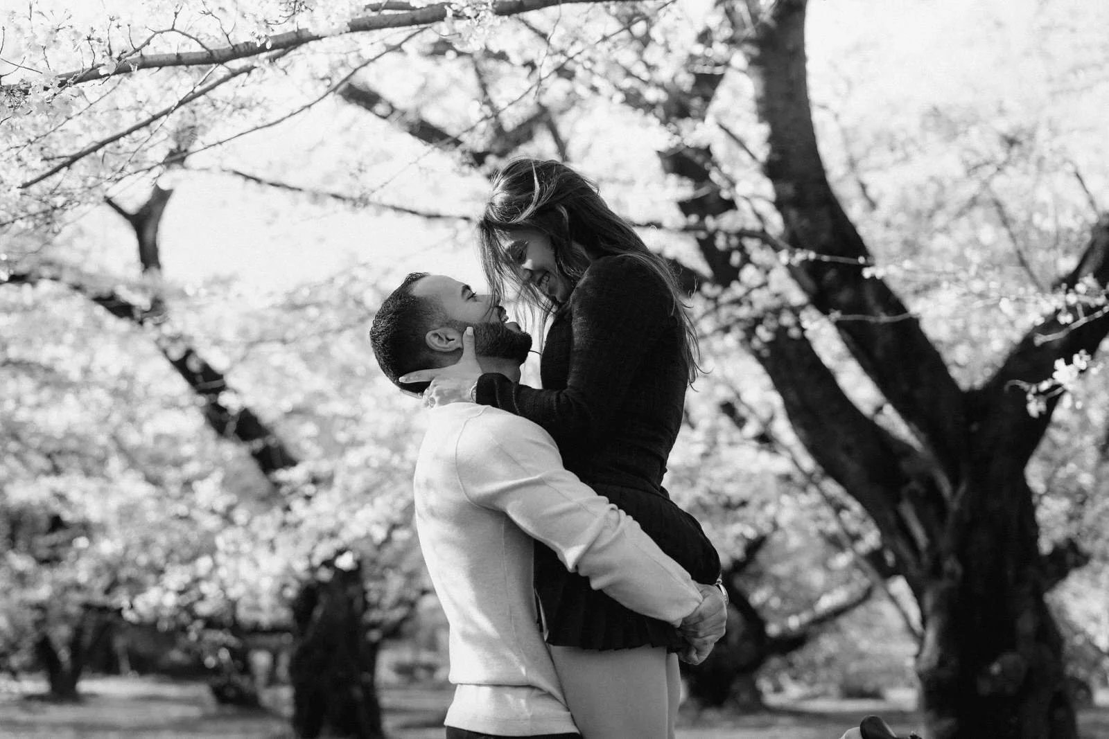 Cherry blossom proposal photoshoot Tokyo sunset, photo 21
