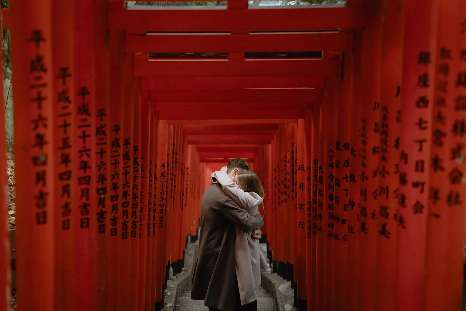 Proposal photoshoot at Hie Shrine torii gate Tokyo, photo 7