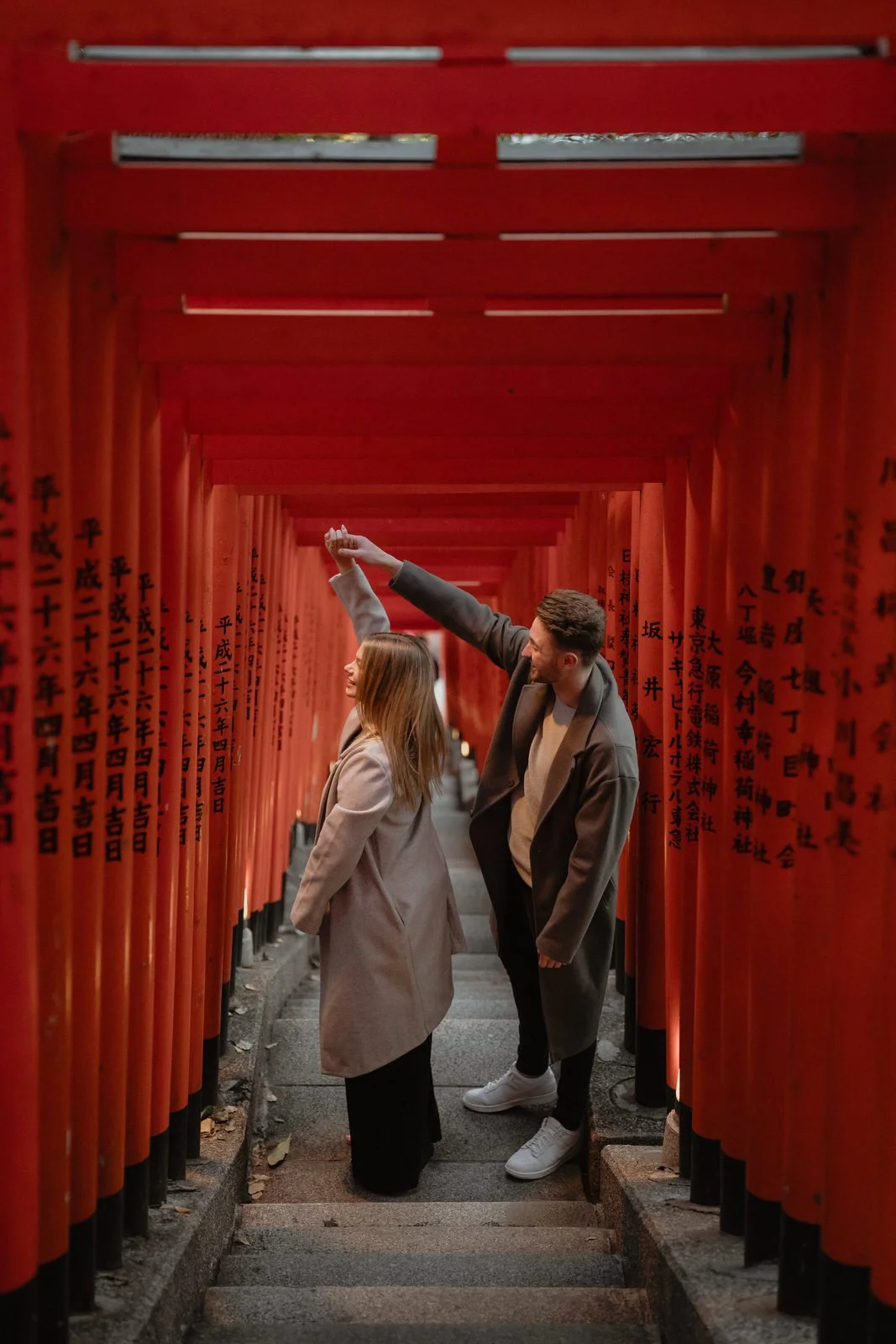Proposal photoshoot at Hie Shrine torii gate Tokyo, photo 9