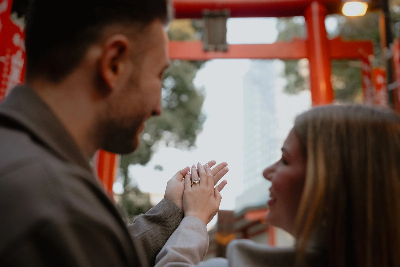Proposal photoshoot at Hie Shrine torii gate Tokyo, photo 12