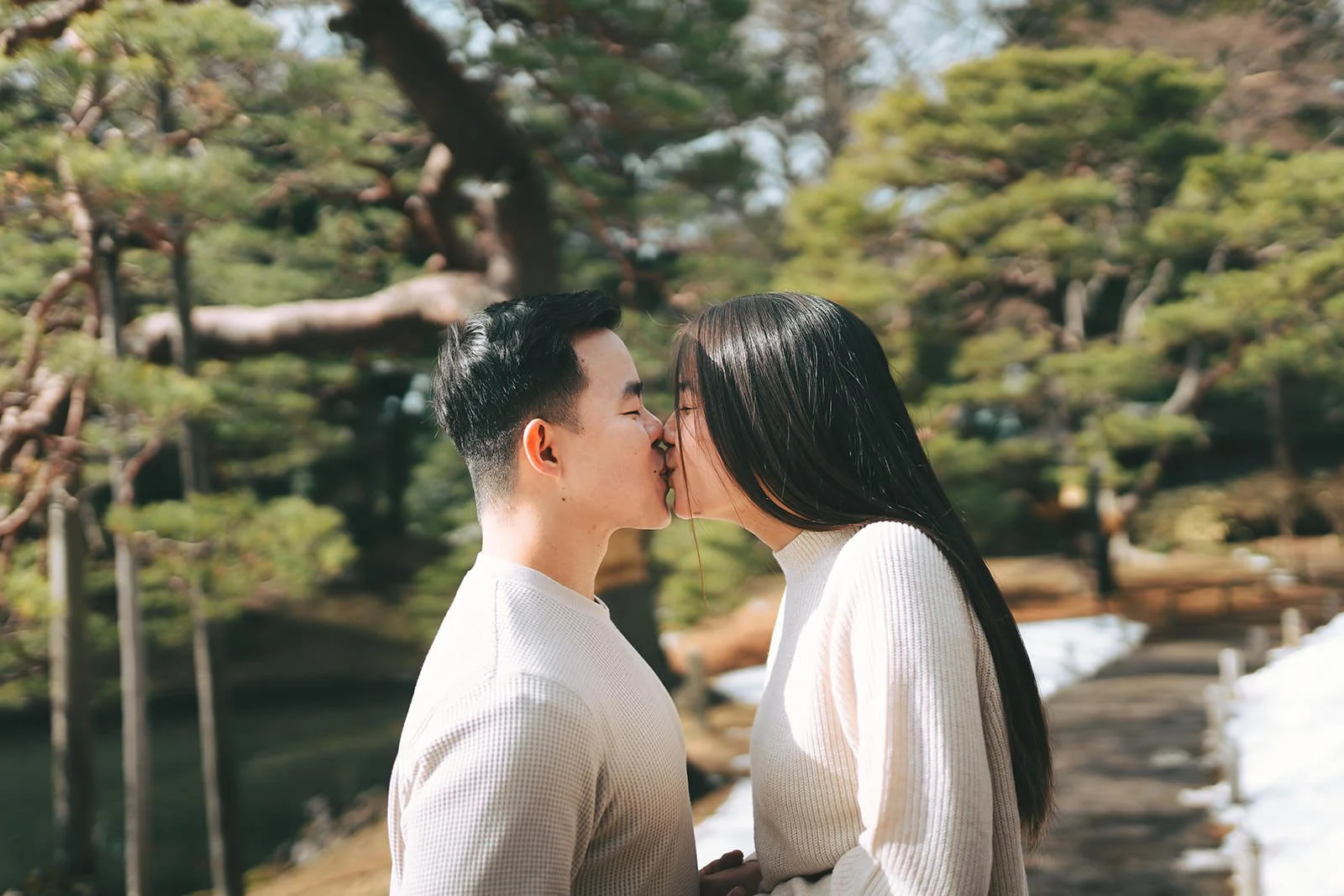 Proposal photoshoot Rikugien Garden winter snow Tokyo, photo 11