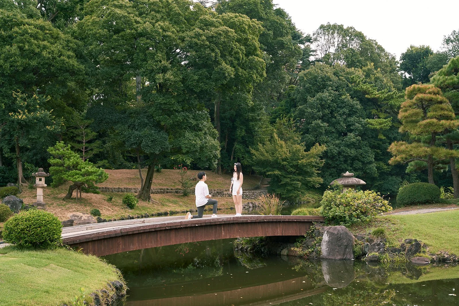 Proposal photoshoot Shinjuku Gyoen summer Tokyo, photo 1