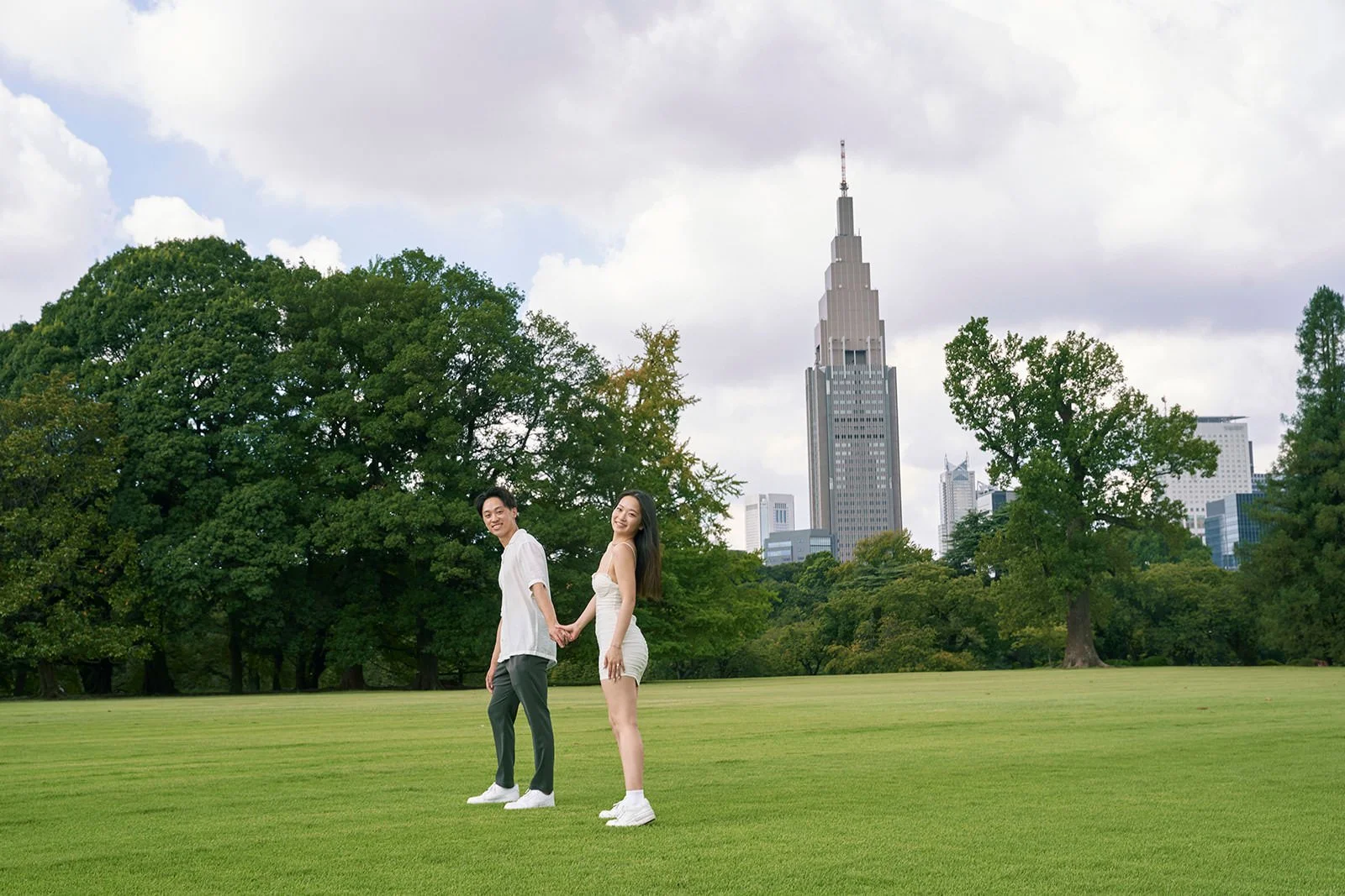 Proposal photoshoot Shinjuku Gyoen summer Tokyo, photo 17