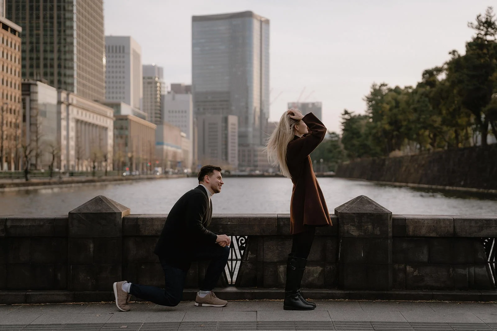 Proposal photoshoot Imperial Palace sunset Tokyo, photo 1