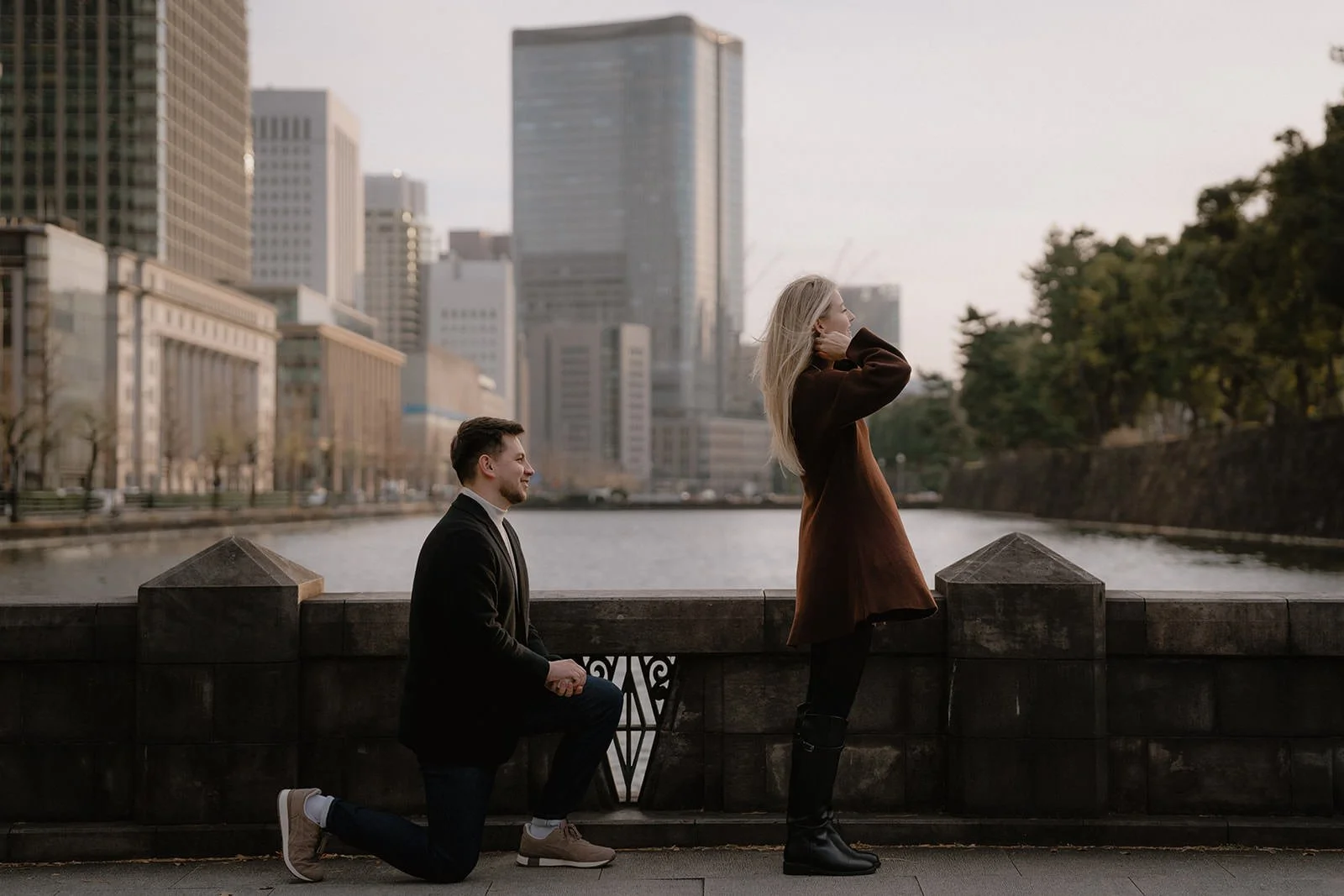 Proposal photoshoot Imperial Palace sunset Tokyo, photo 2