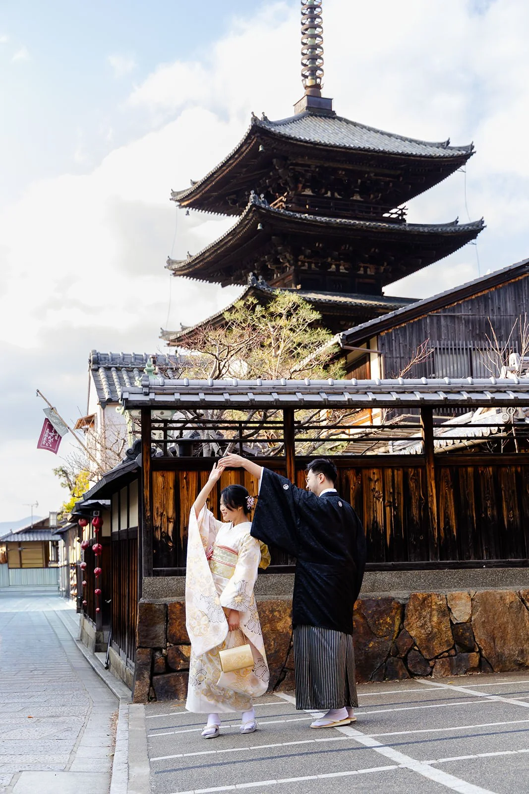 Kimono proposal photoshoot at Maruyama Koen, Kyoto