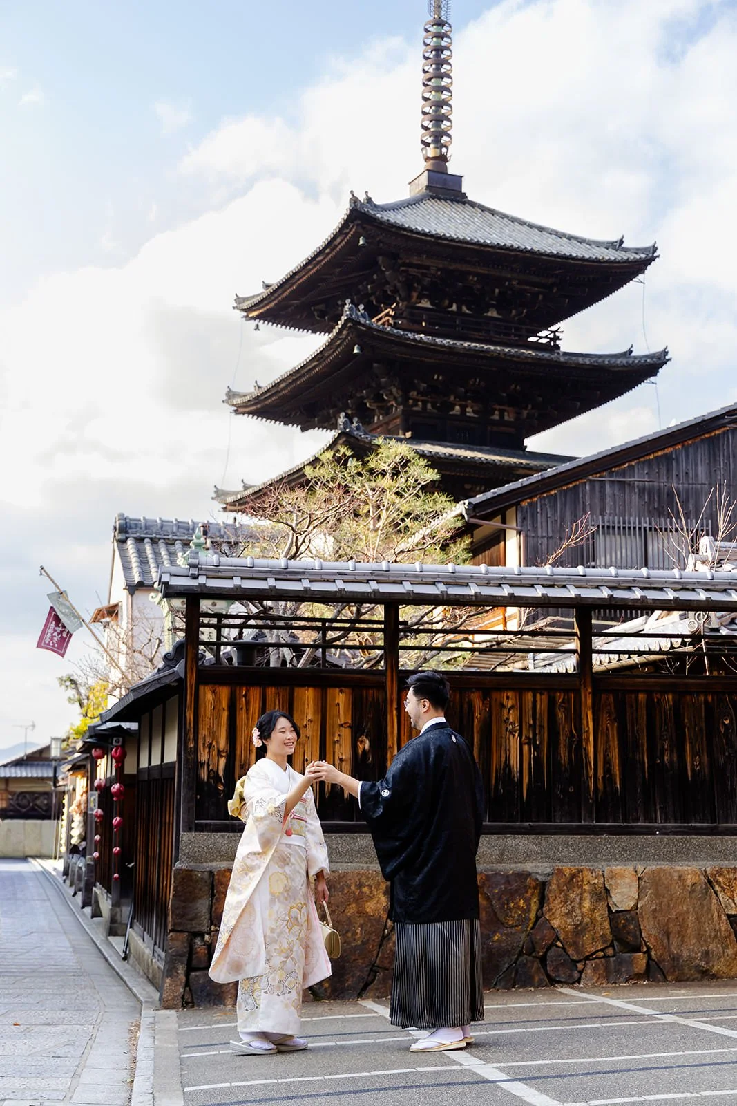 Kimono proposal photoshoot at Maruyama Koen, Kyoto