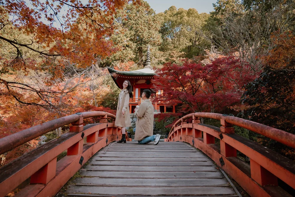 Proposal photoshoot at Daigo-ji temple, Kyoto autumn