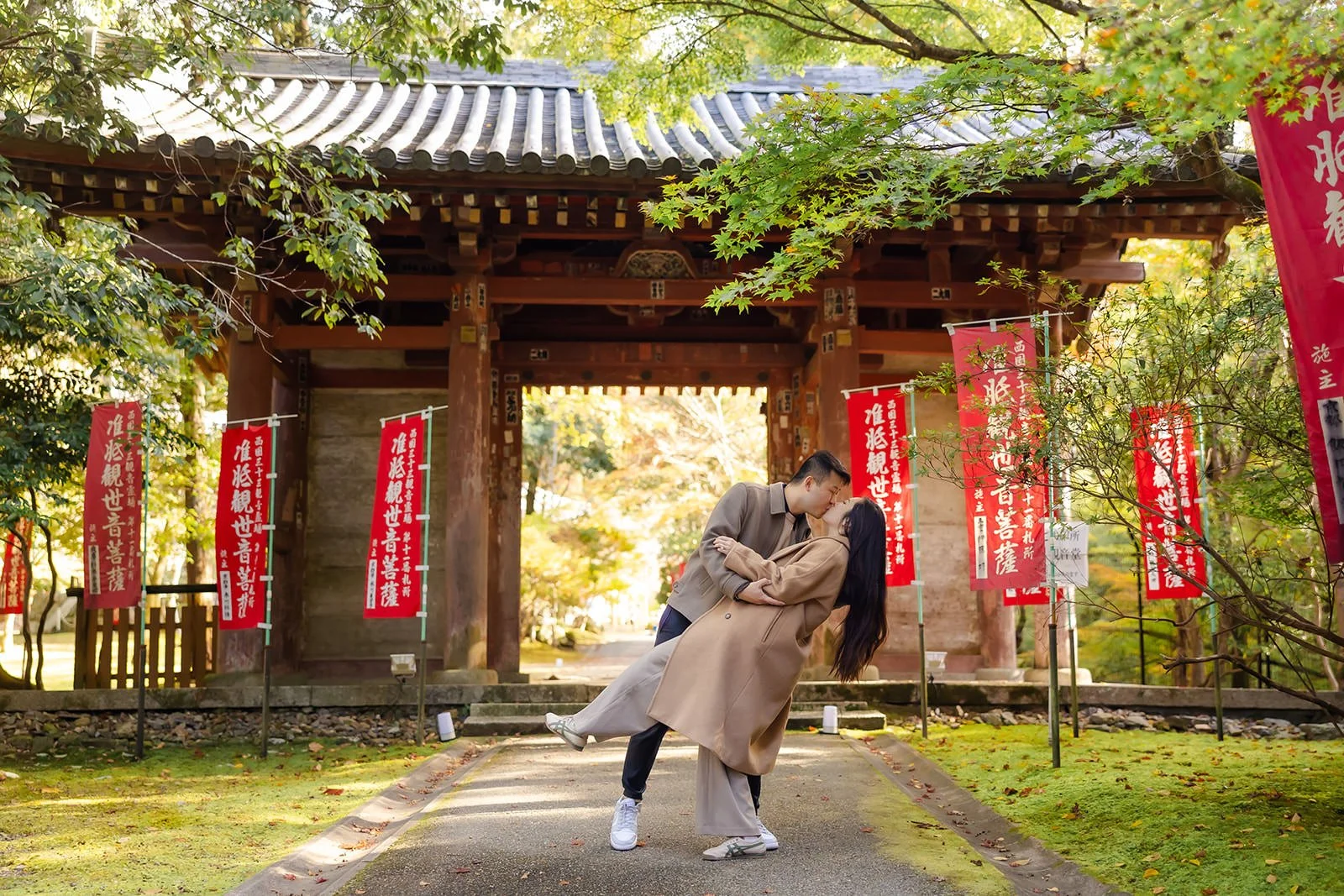Proposal photoshoot at Daigo-ji at sunset, Kyoto