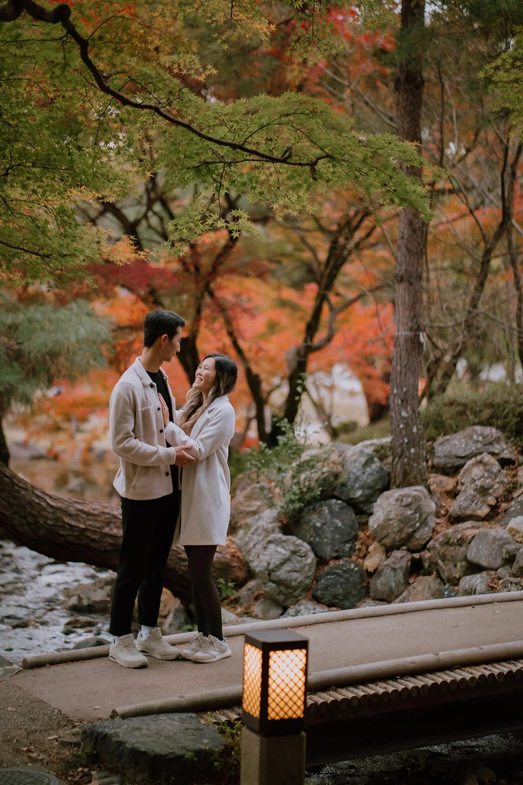 Couple close-up Maruyama Park autumn proposal Kyoto