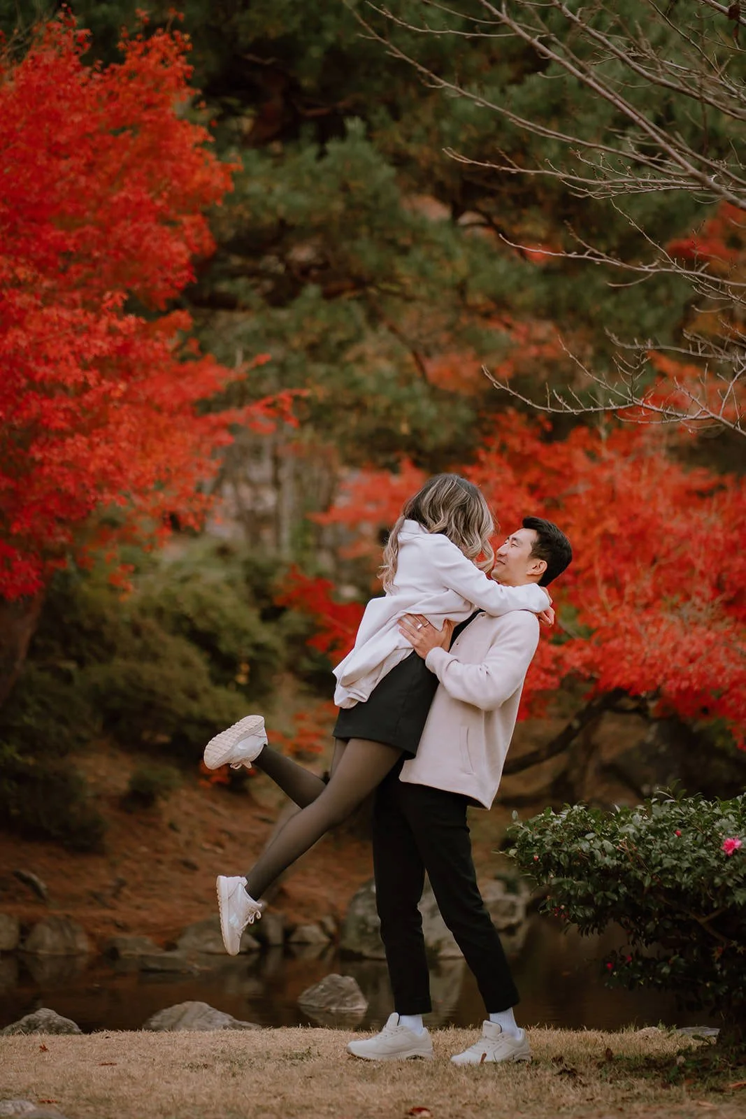 Proposal photoshoot at Maruyama Koen in autumn, Kyoto