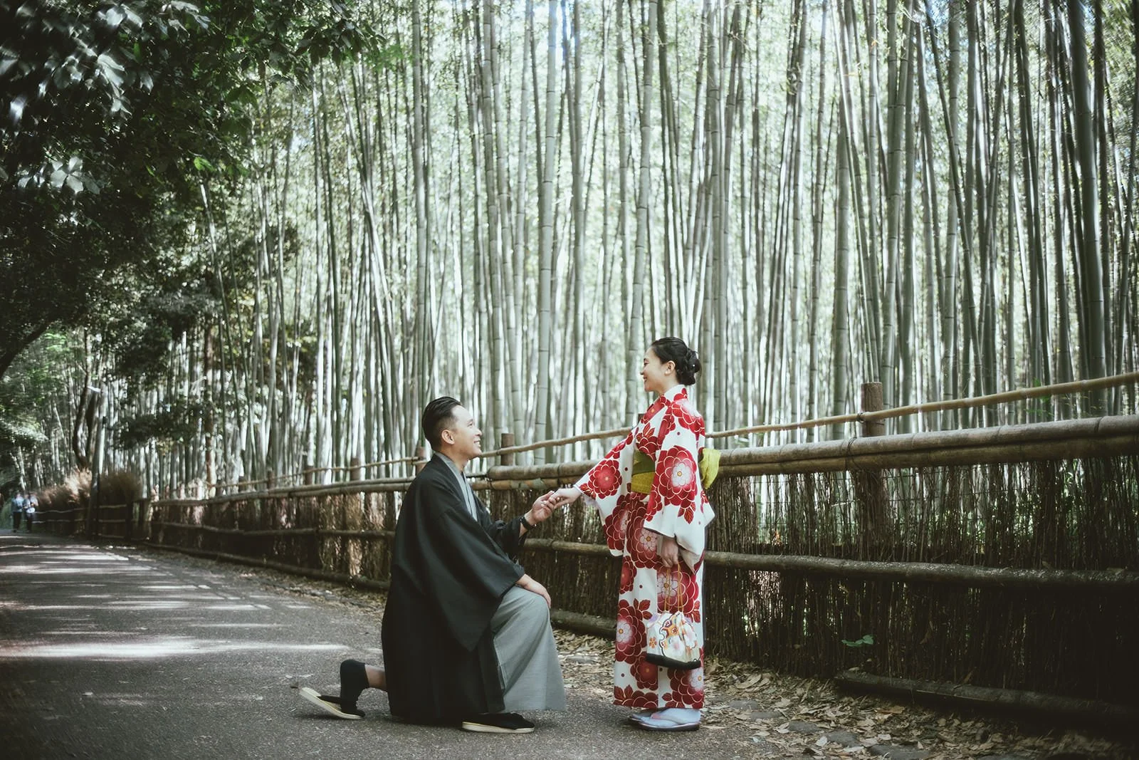 Kimono proposal photoshoot at Arashiyama bamboo grove, Kyoto