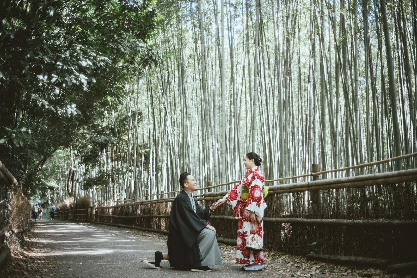 Kimono proposal photoshoot at Arashiyama bamboo grove, Kyoto