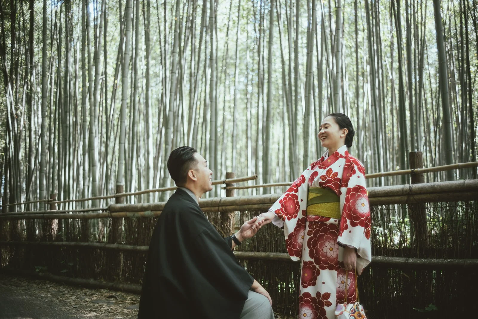 Kimono proposal photoshoot at Arashiyama bamboo grove, Kyoto