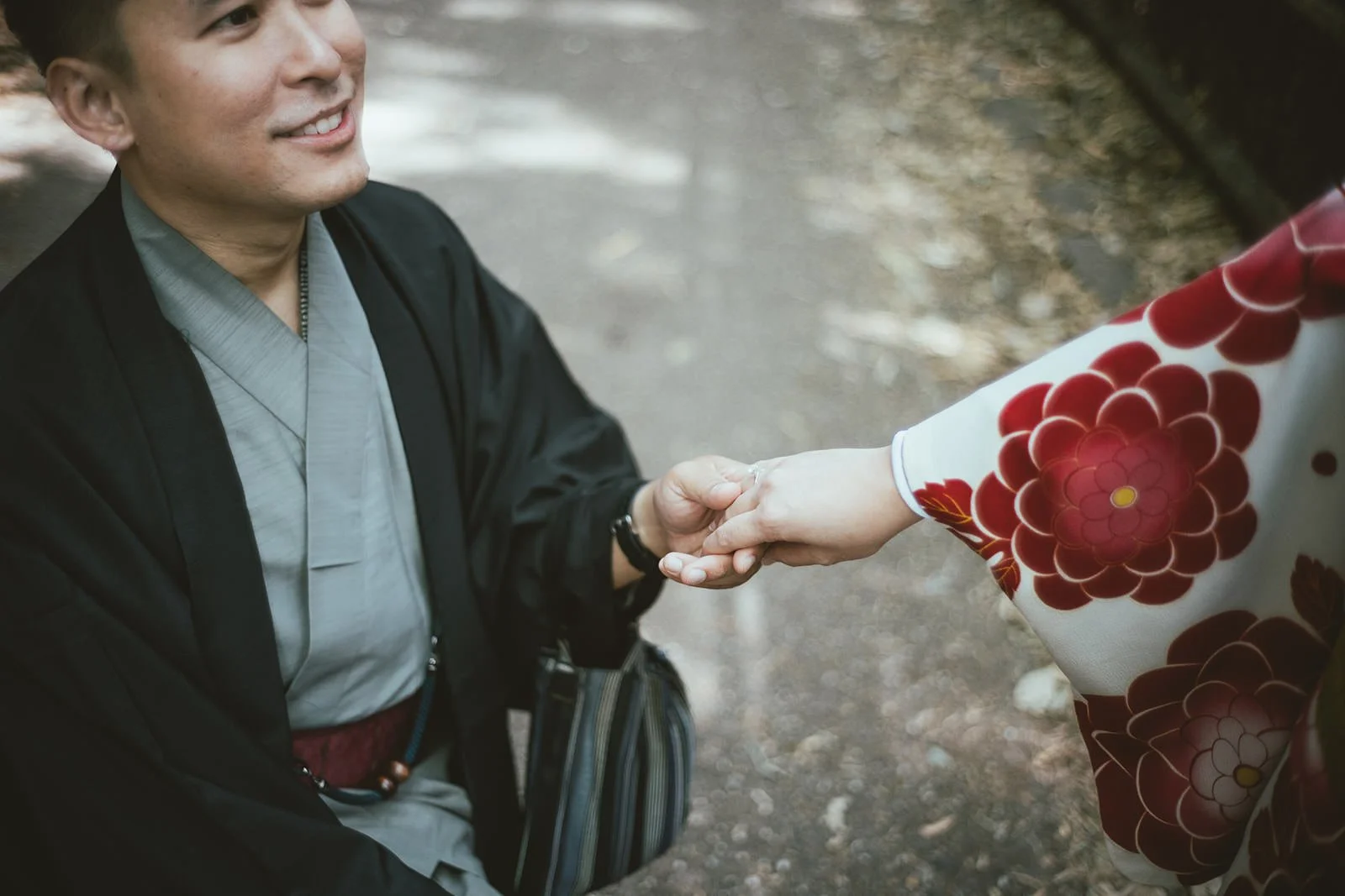 Kimono proposal photoshoot at Arashiyama bamboo grove, Kyoto
