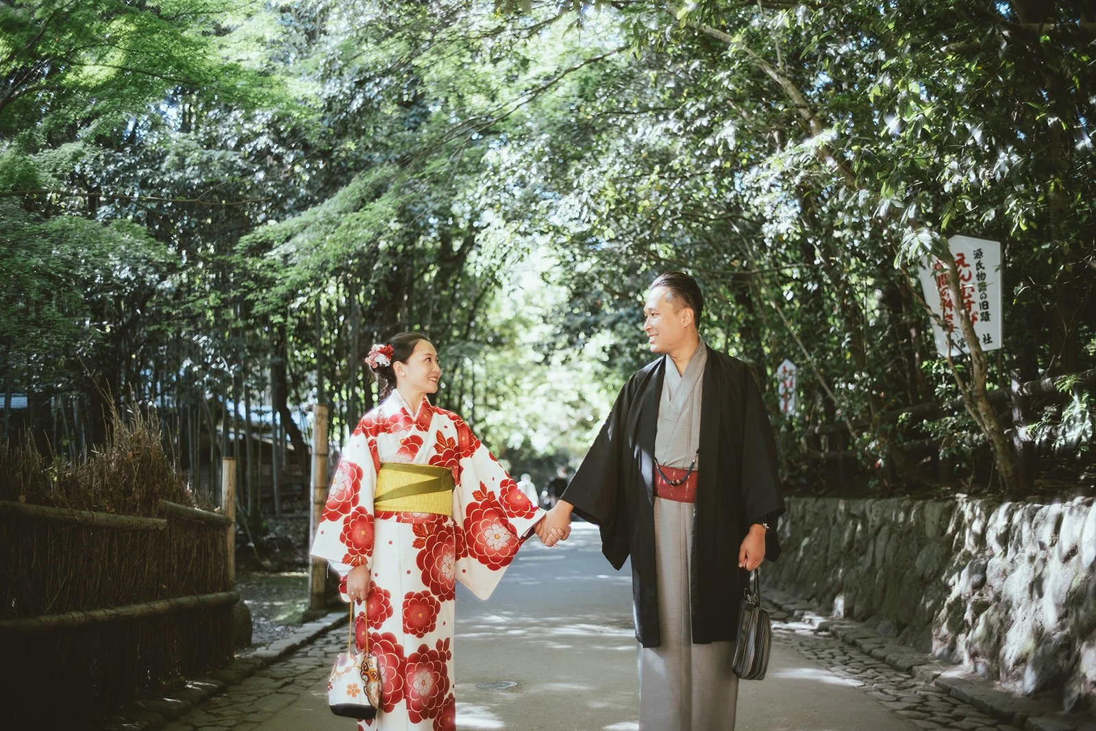 Kimono proposal photoshoot at Arashiyama bamboo grove, Kyoto