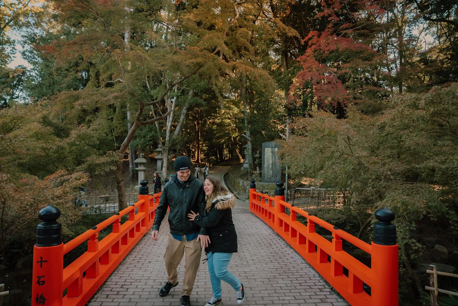 Proposal photoshoot at Fushimi Inari torii gates, Kyoto