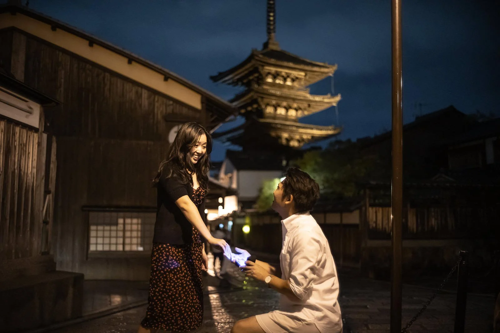 Proposal photoshoot at Yasaka Pagoda at night, Kyoto