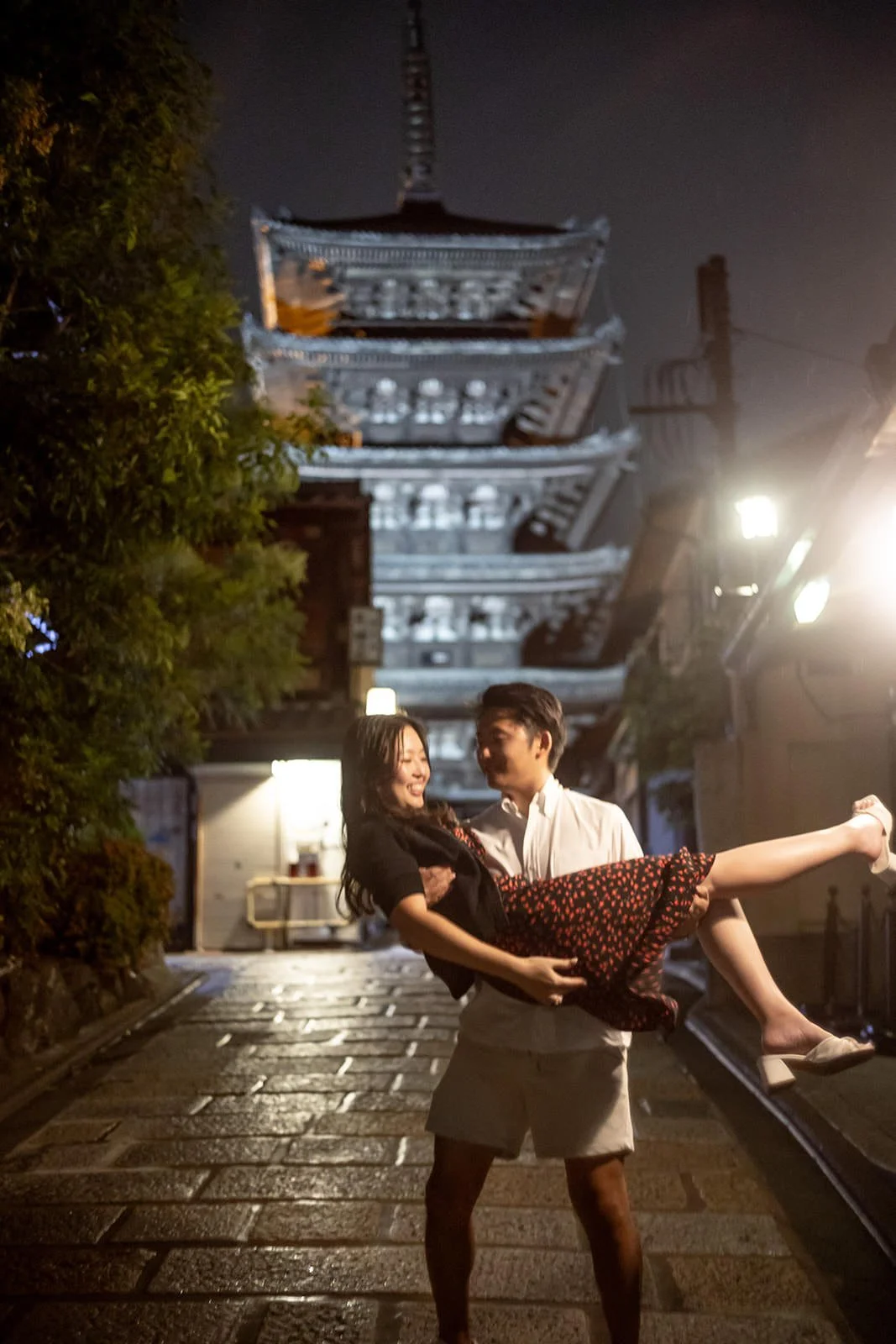 Proposal photoshoot at Yasaka Pagoda at night, Kyoto