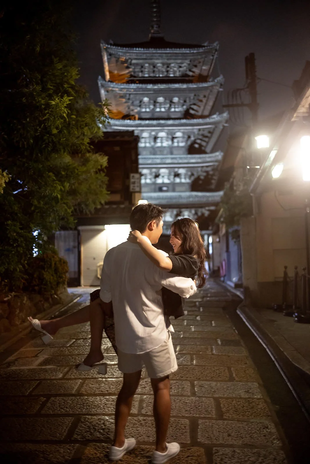Proposal photoshoot at Yasaka Pagoda at night, Kyoto