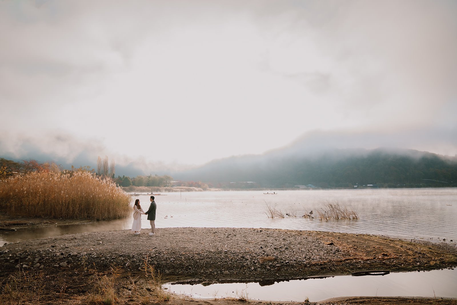 Proposal Kawaguchiko Fuji Lake Haze 15 — Lake Kawaguchiko / Lake Yamanaka, autumn morning