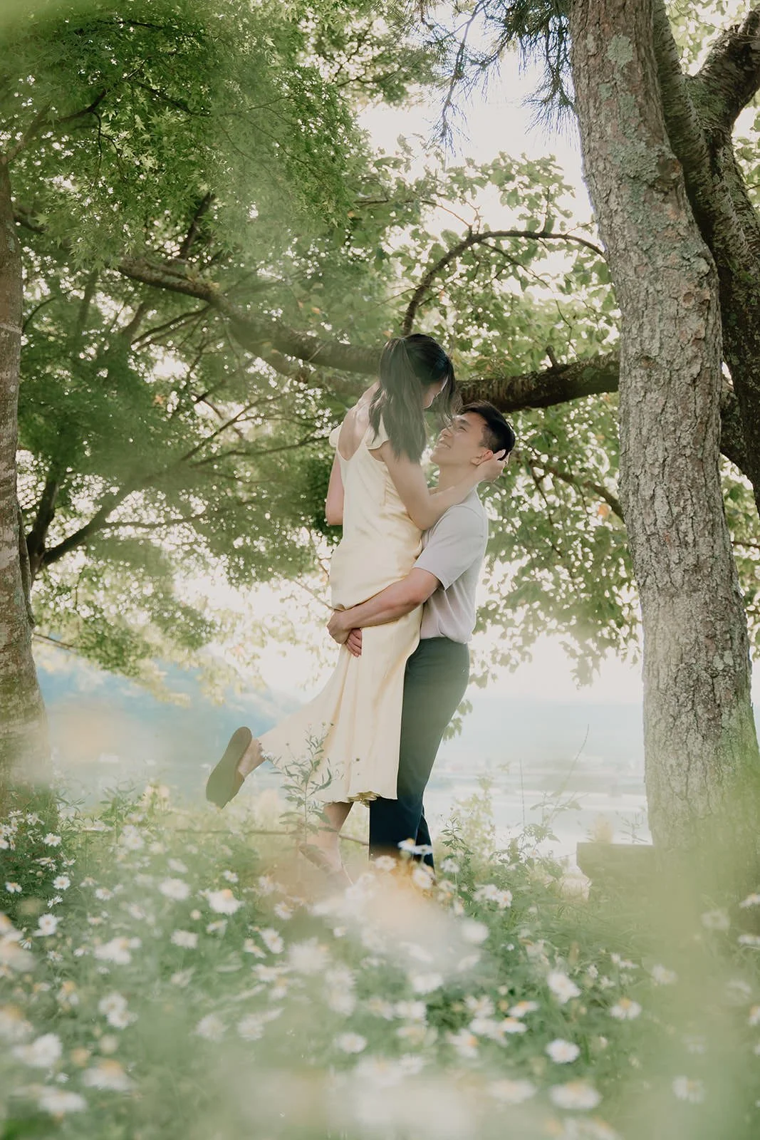 Proposal photoshoot at Lake Kawaguchiko with Mt. Fuji — summer afternoon