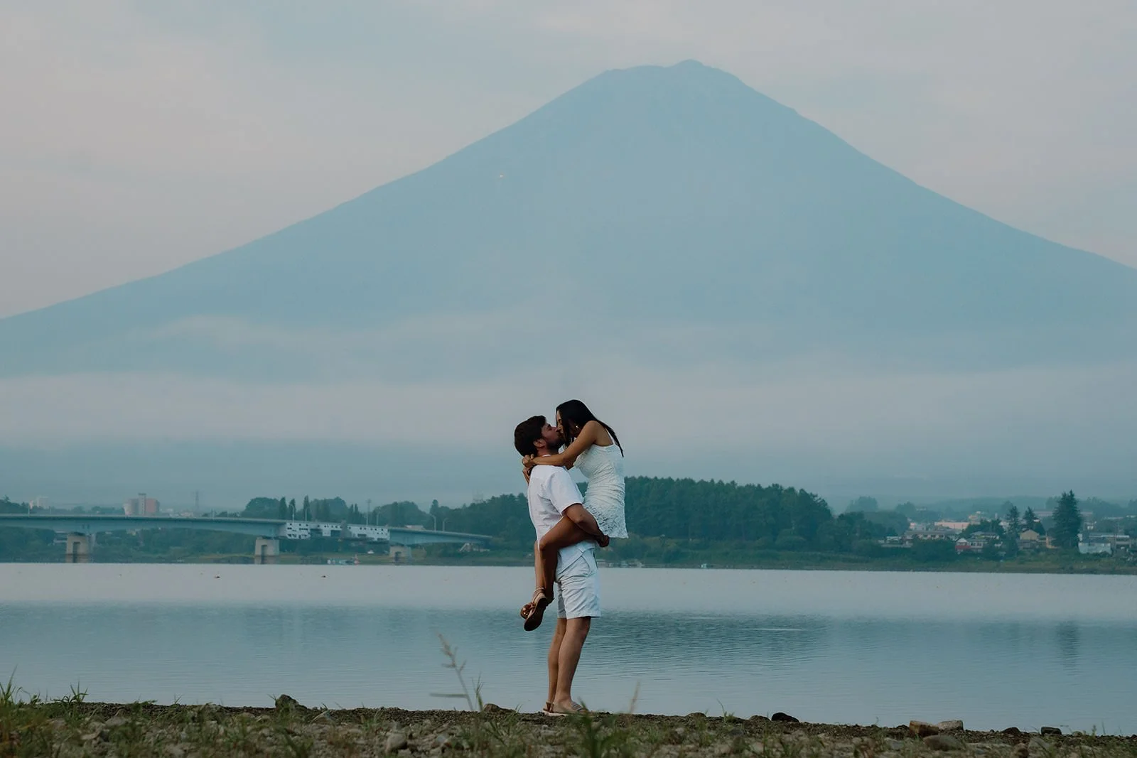Proposal photoshoot at Lake Kawaguchiko with Mt. Fuji — summer morning
