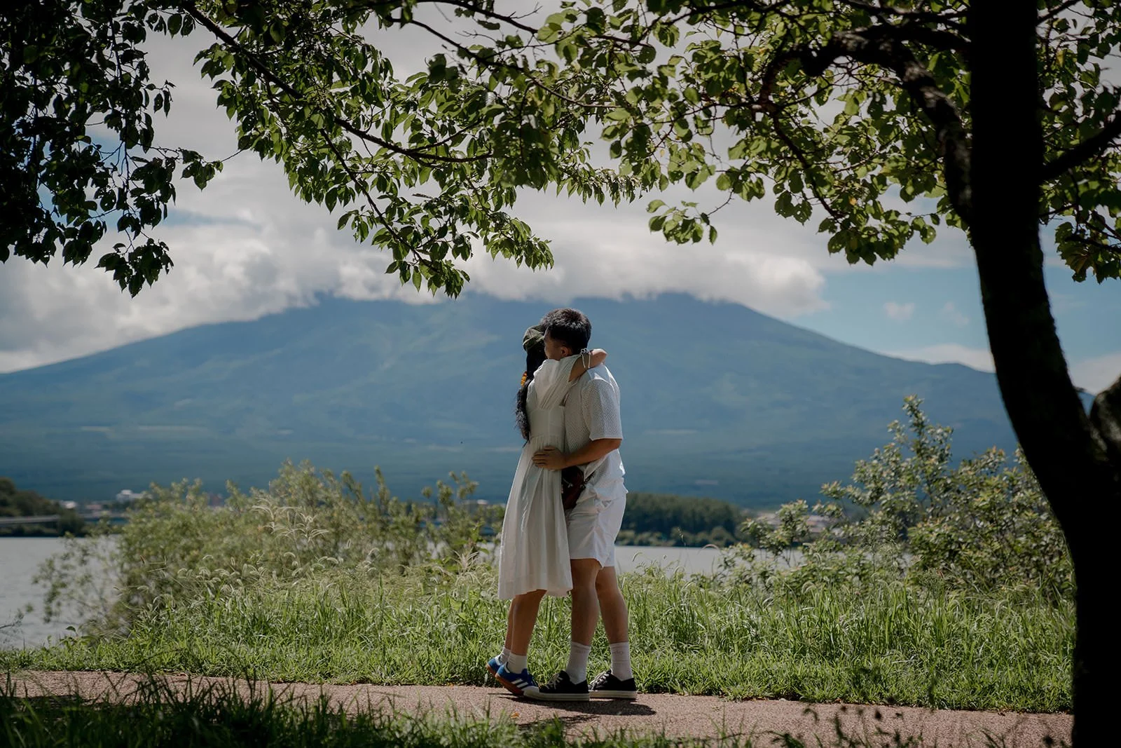 Couple reaction after proposal at Kawaguchiko summer