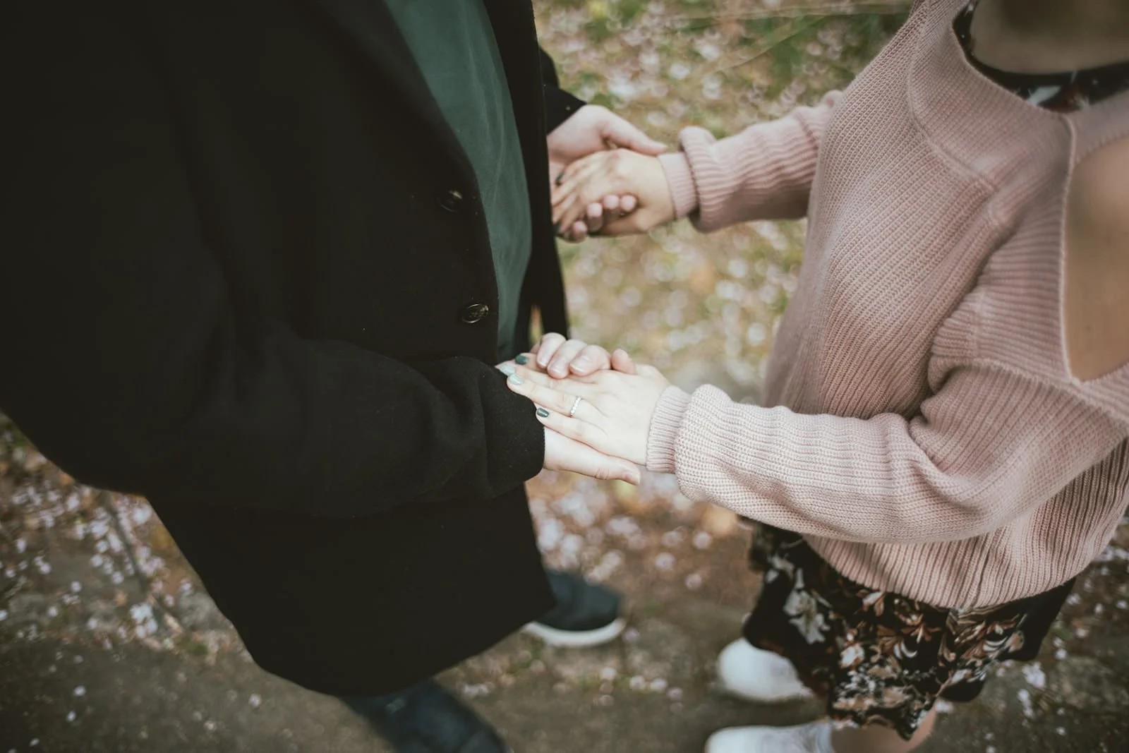 Cherry blossom proposal photoshoot at Osaka Castle 12 of 29