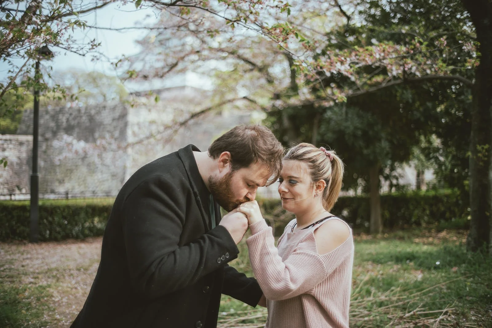 Cherry blossom proposal photoshoot at Osaka Castle 13 of 29