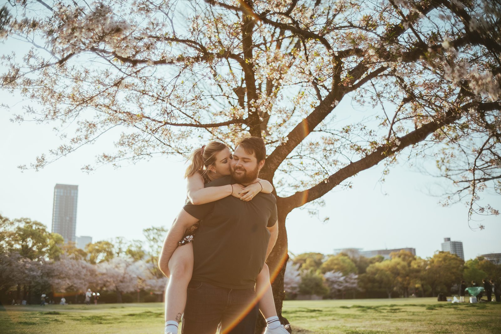 Cherry blossom proposal photoshoot at Osaka Castle 28 of 29
