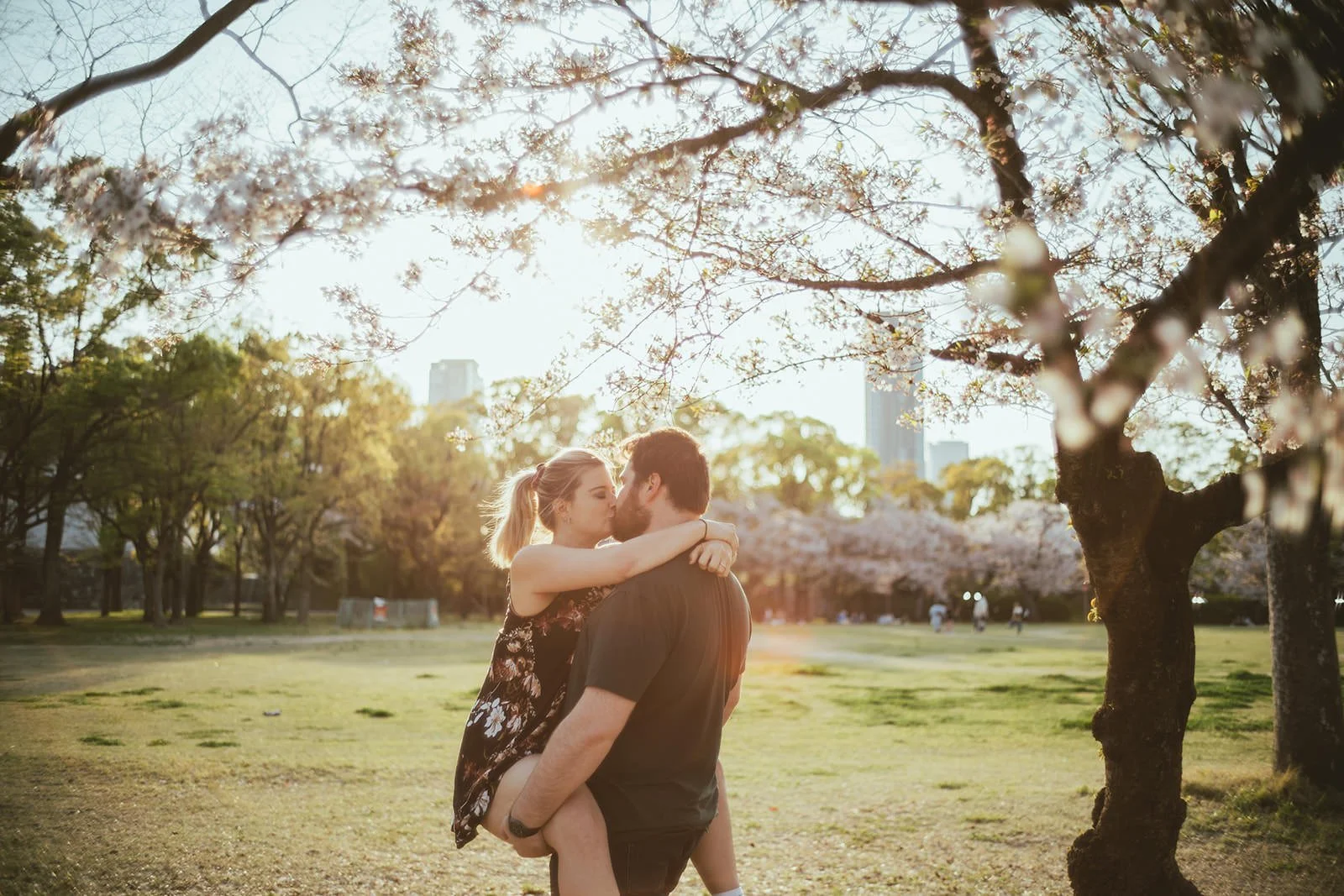 Cherry blossom proposal photoshoot at Osaka Castle 29 of 29