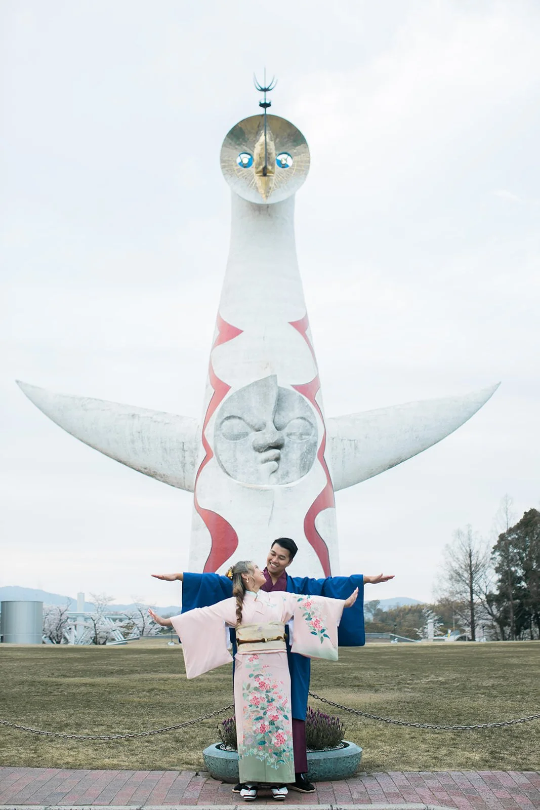 Kimono proposal photoshoot at Osaka Expo Park with cherry blossoms 27 of 27