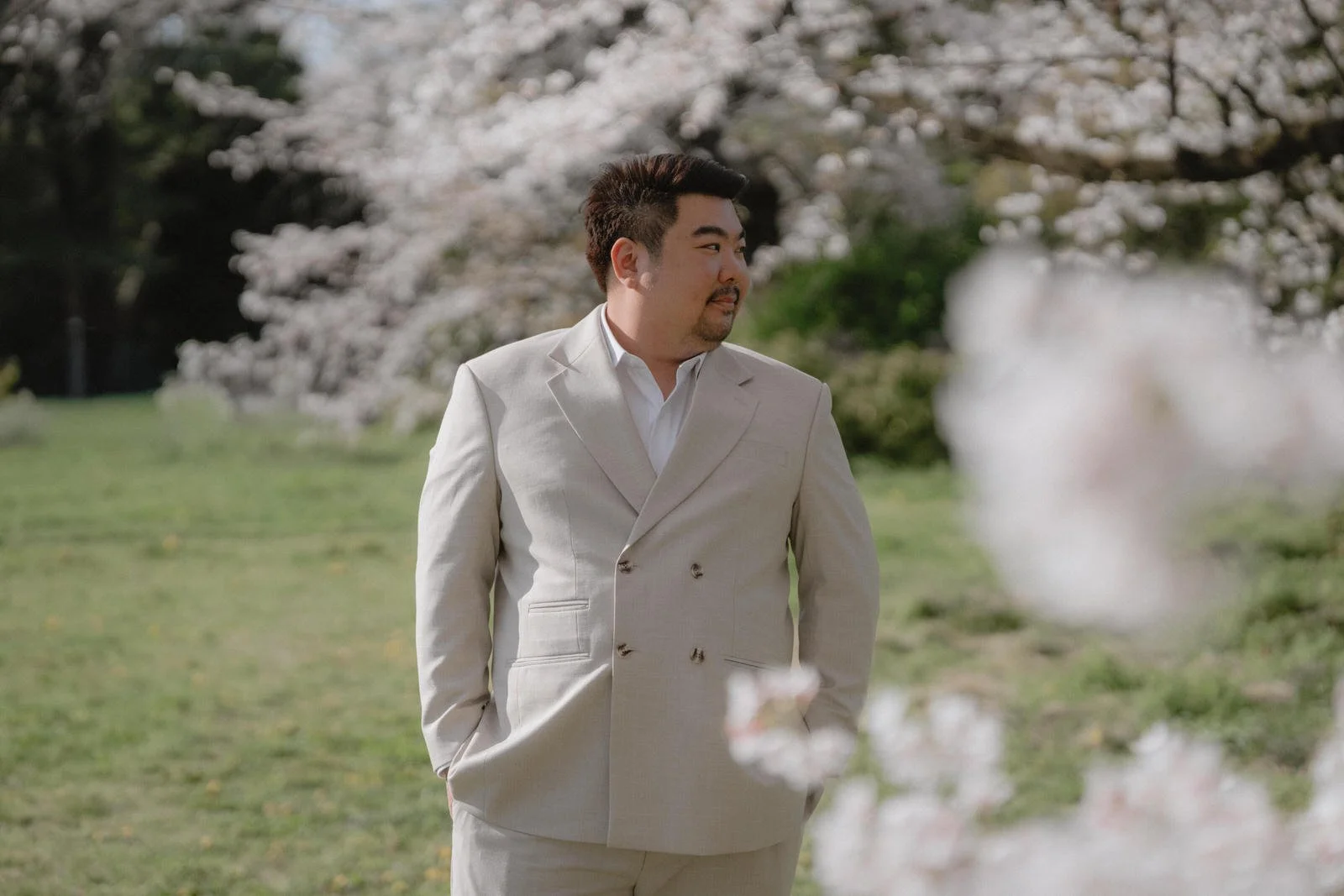 Pre-wedding photoshoot at Cherry Blossoms + Marunouchi, Tokyo, photo 8 of 30