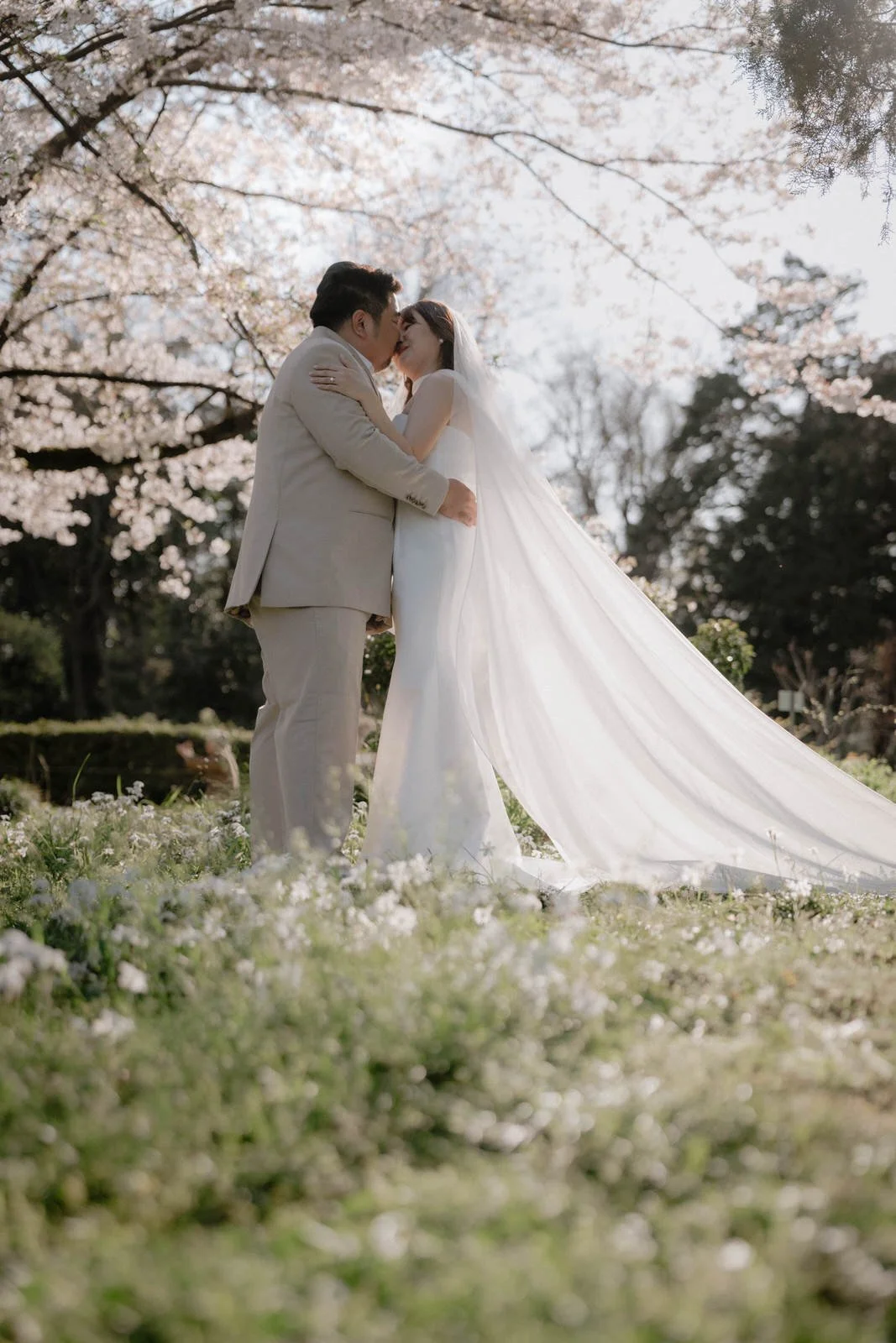 Pre-wedding photoshoot at Cherry Blossoms + Marunouchi, Tokyo, photo 9 of 30