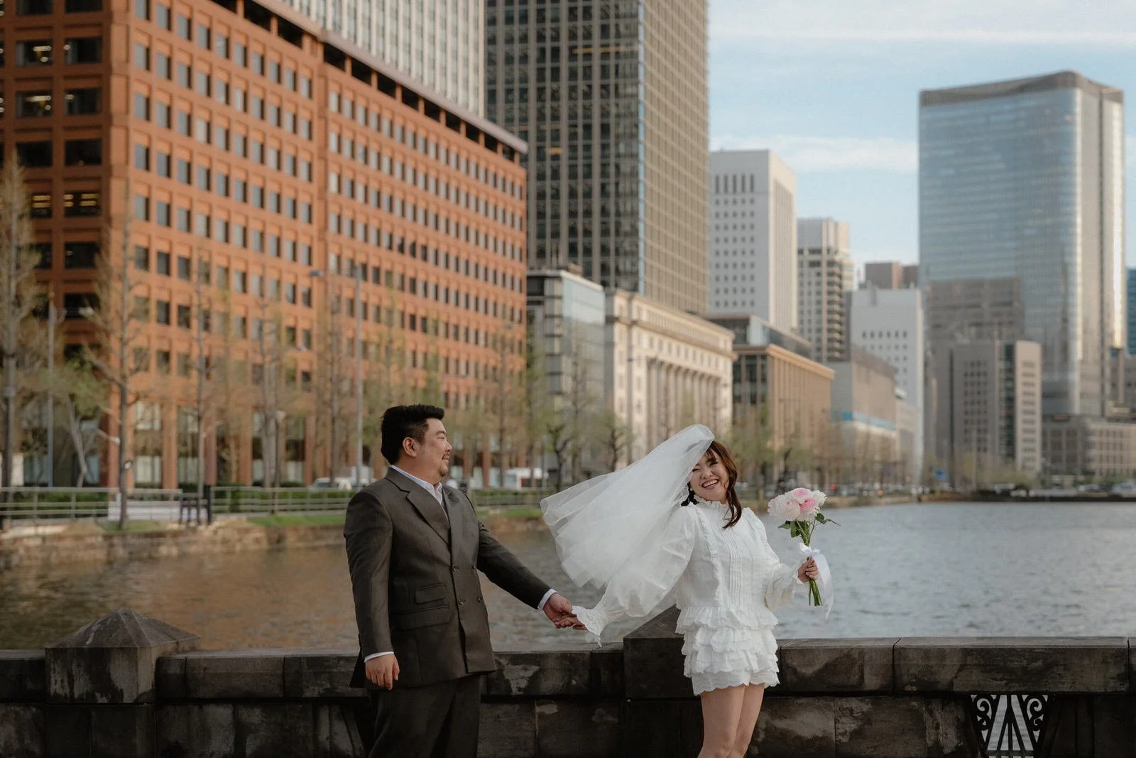 Pre-wedding photoshoot at Cherry Blossoms + Marunouchi, Tokyo, photo 21 of 30