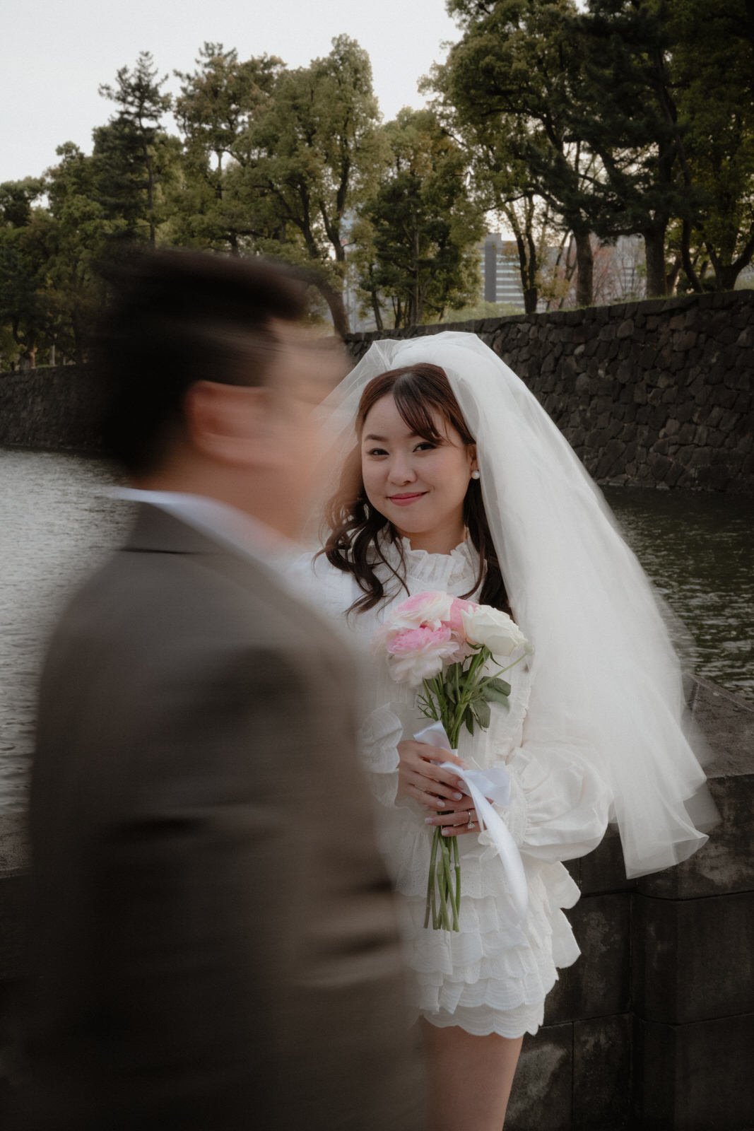 Pre-wedding photoshoot at Cherry Blossoms + Marunouchi, Tokyo, photo 22 of 30
