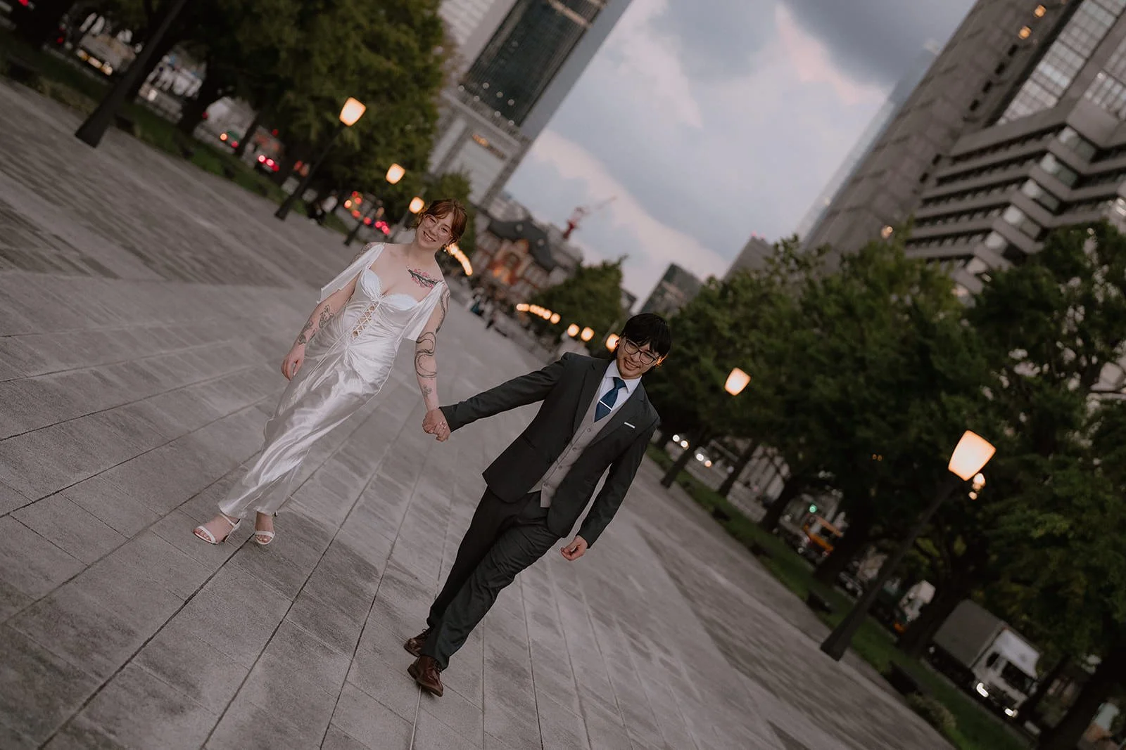 Pre-wedding photoshoot at Marunouchi, Tokyo, photo 21 of 30