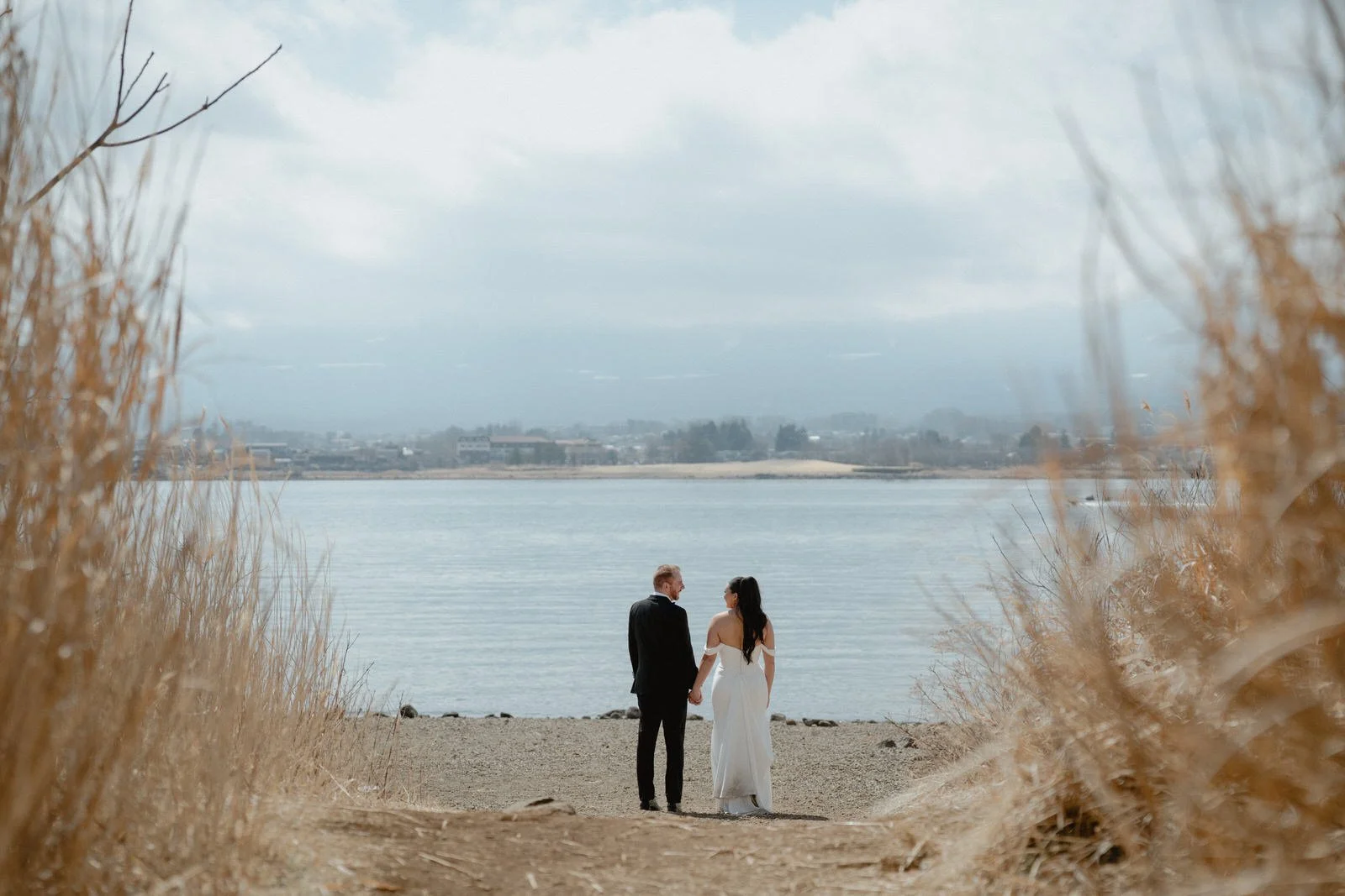 Pre-wedding photoshoot at Lake Kawaguchi, Kawaguchiko, photo 11 of 25