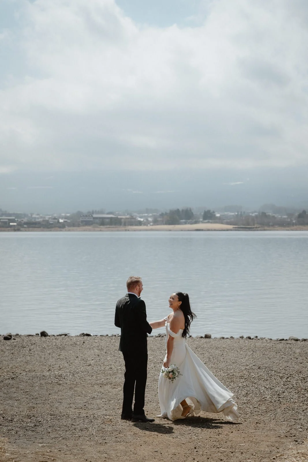 Pre-wedding photoshoot at Lake Kawaguchi, Kawaguchiko, photo 15 of 25