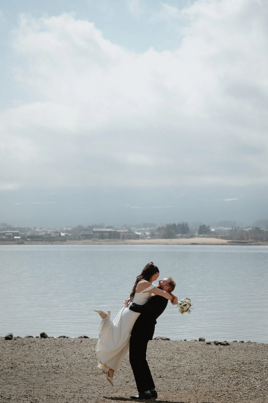 Pre-wedding photoshoot at Lake Kawaguchi, Kawaguchiko, photo 16 of 25
