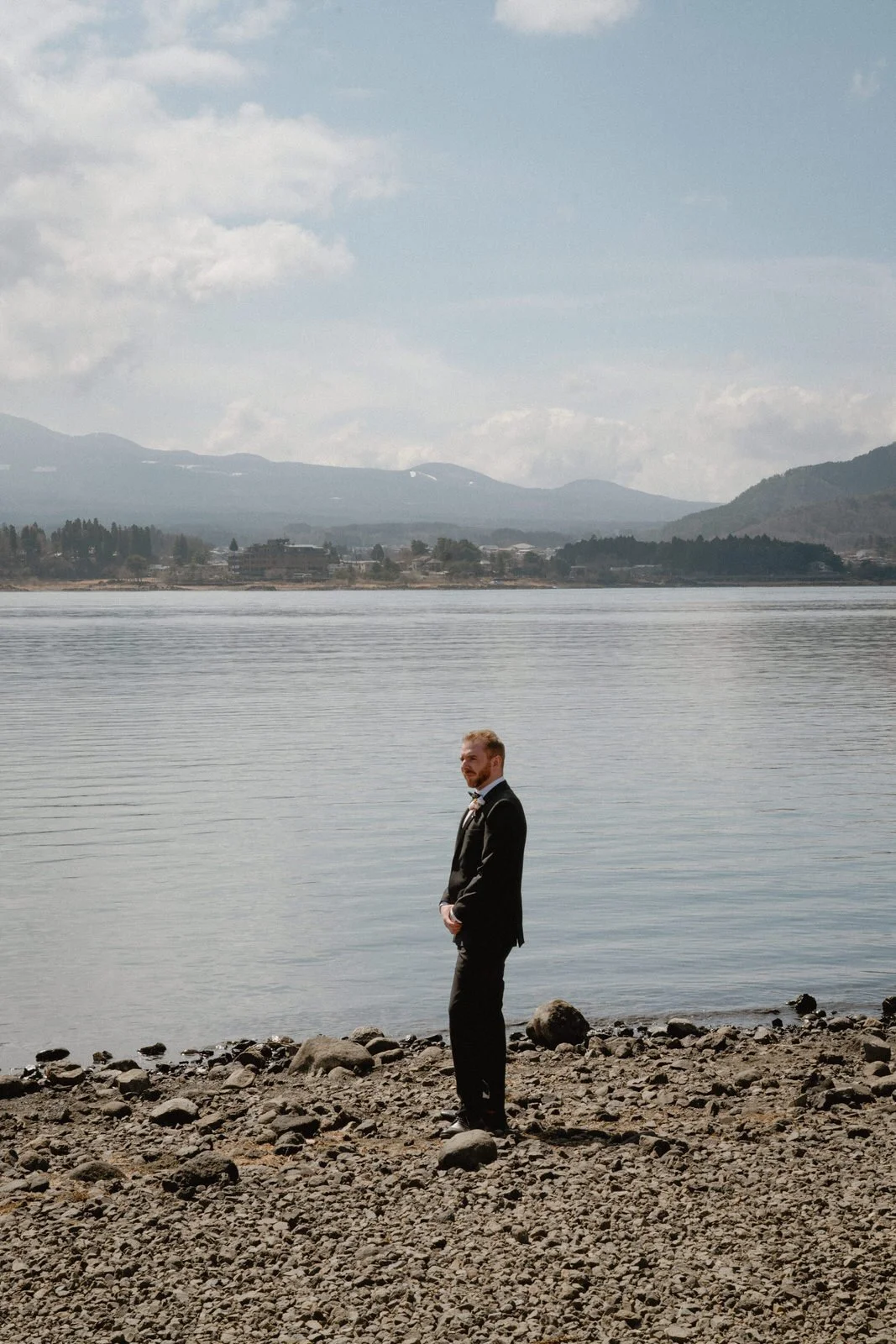 Pre-wedding photoshoot at Lake Kawaguchi, Kawaguchiko, photo 21 of 25
