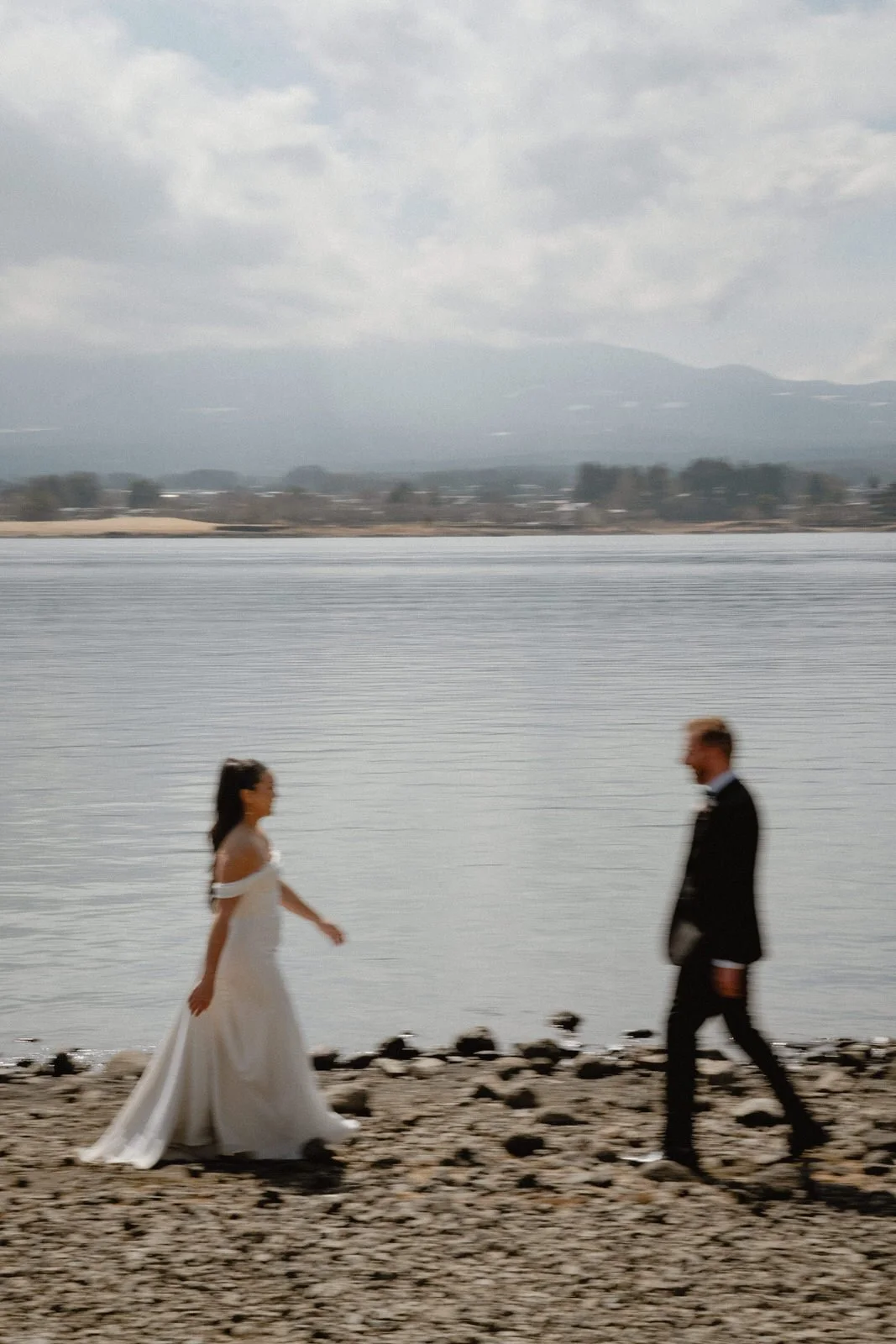 Pre-wedding photoshoot at Lake Kawaguchi, Kawaguchiko, photo 22 of 25