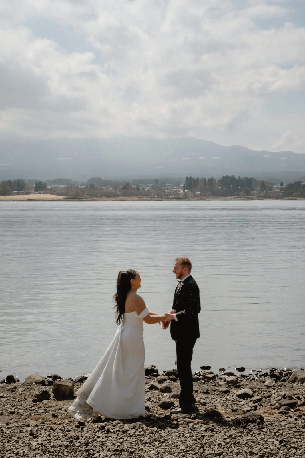 Pre-wedding photoshoot at Lake Kawaguchi, Kawaguchiko, photo 23 of 25