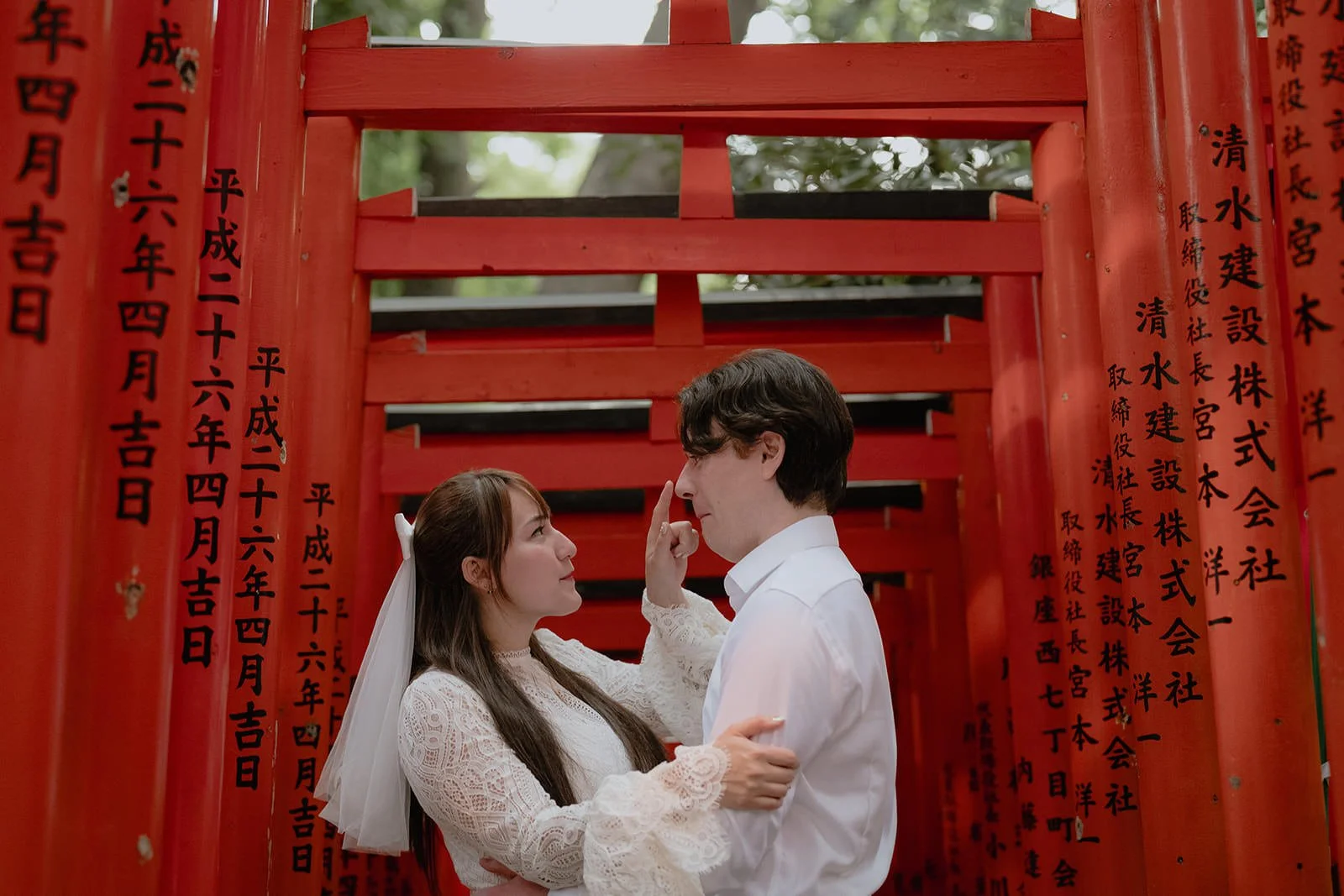 Pre-wedding photoshoot at Hie Shrine + Yurakucho, Tokyo, photo 9 of 14