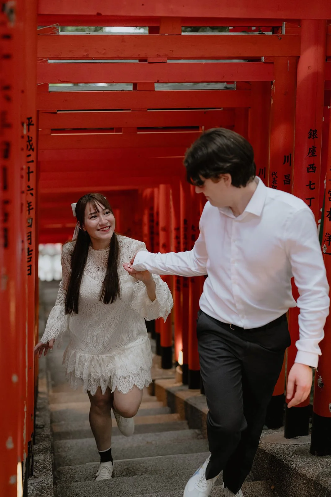 Pre-wedding photoshoot at Hie Shrine + Yurakucho, Tokyo, photo 10 of 14