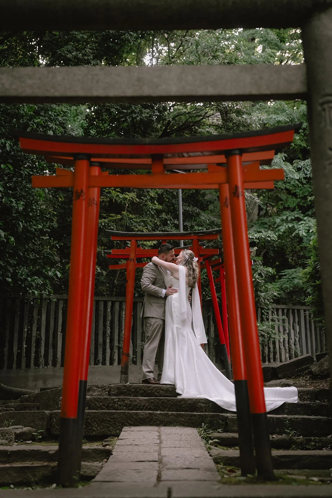 Pre-wedding photoshoot at Nezu Shrine, Tokyo, photo 4 of 30