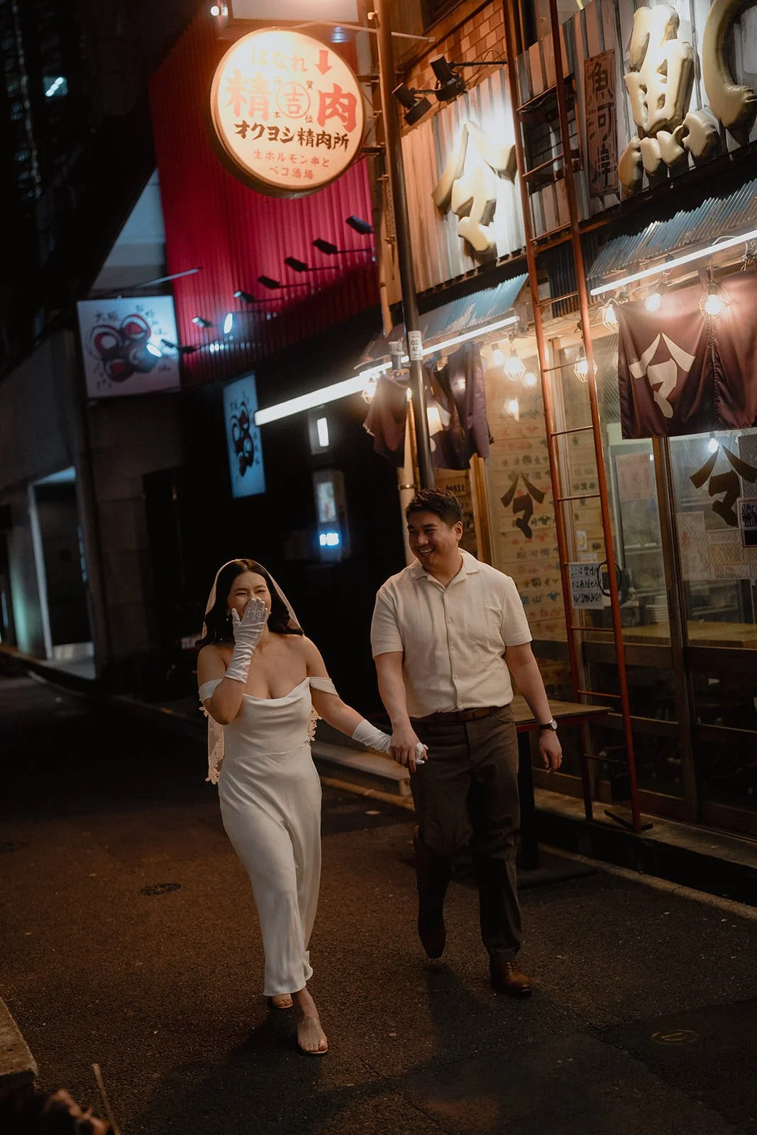 Pre-wedding photoshoot at Yurakucho, Tokyo, photo 1 of 30