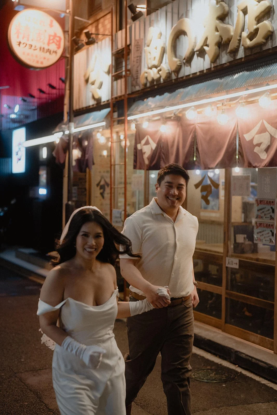 Pre-wedding photoshoot at Yurakucho, Tokyo, photo 3 of 30