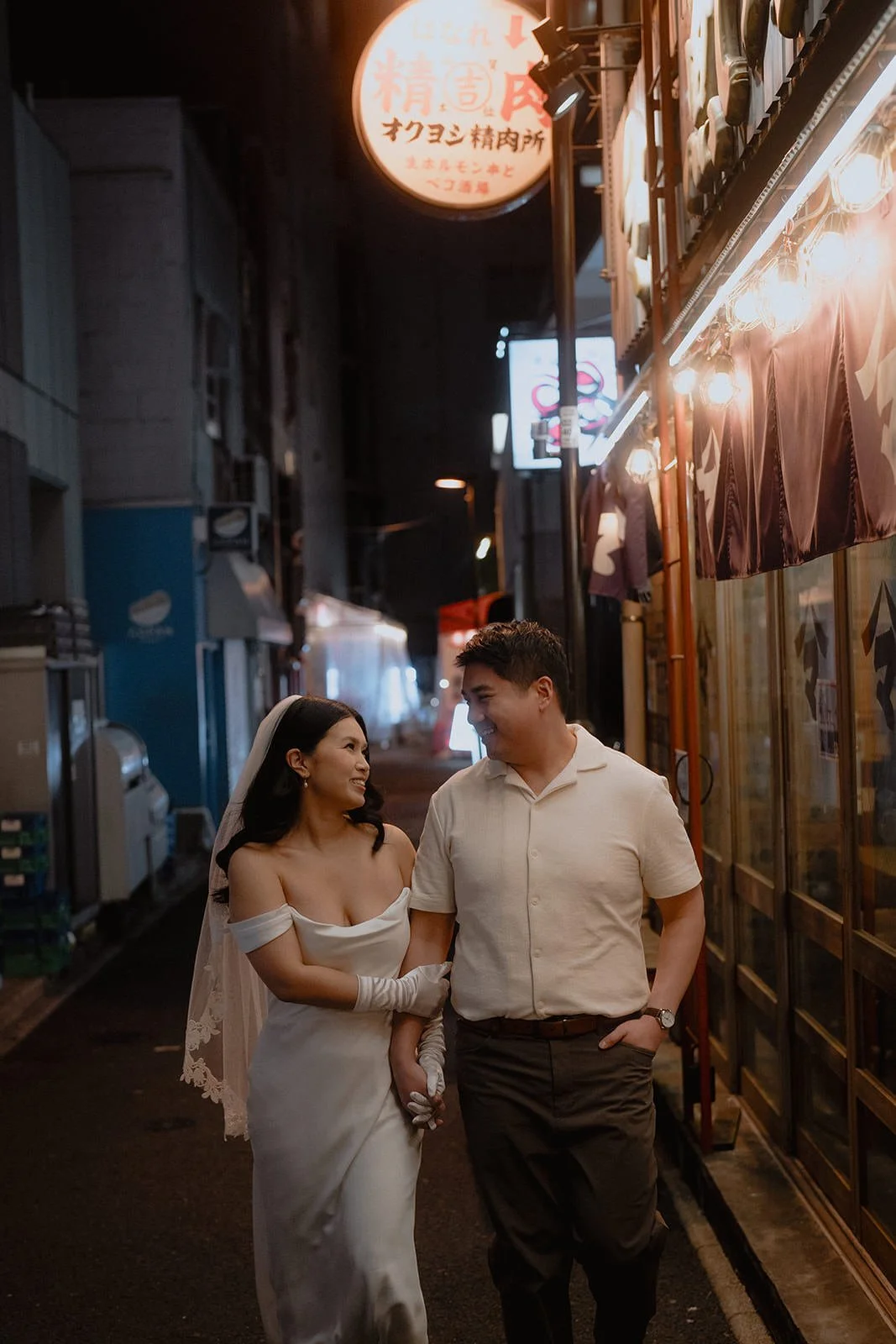 Pre-wedding photoshoot at Yurakucho, Tokyo, photo 4 of 30